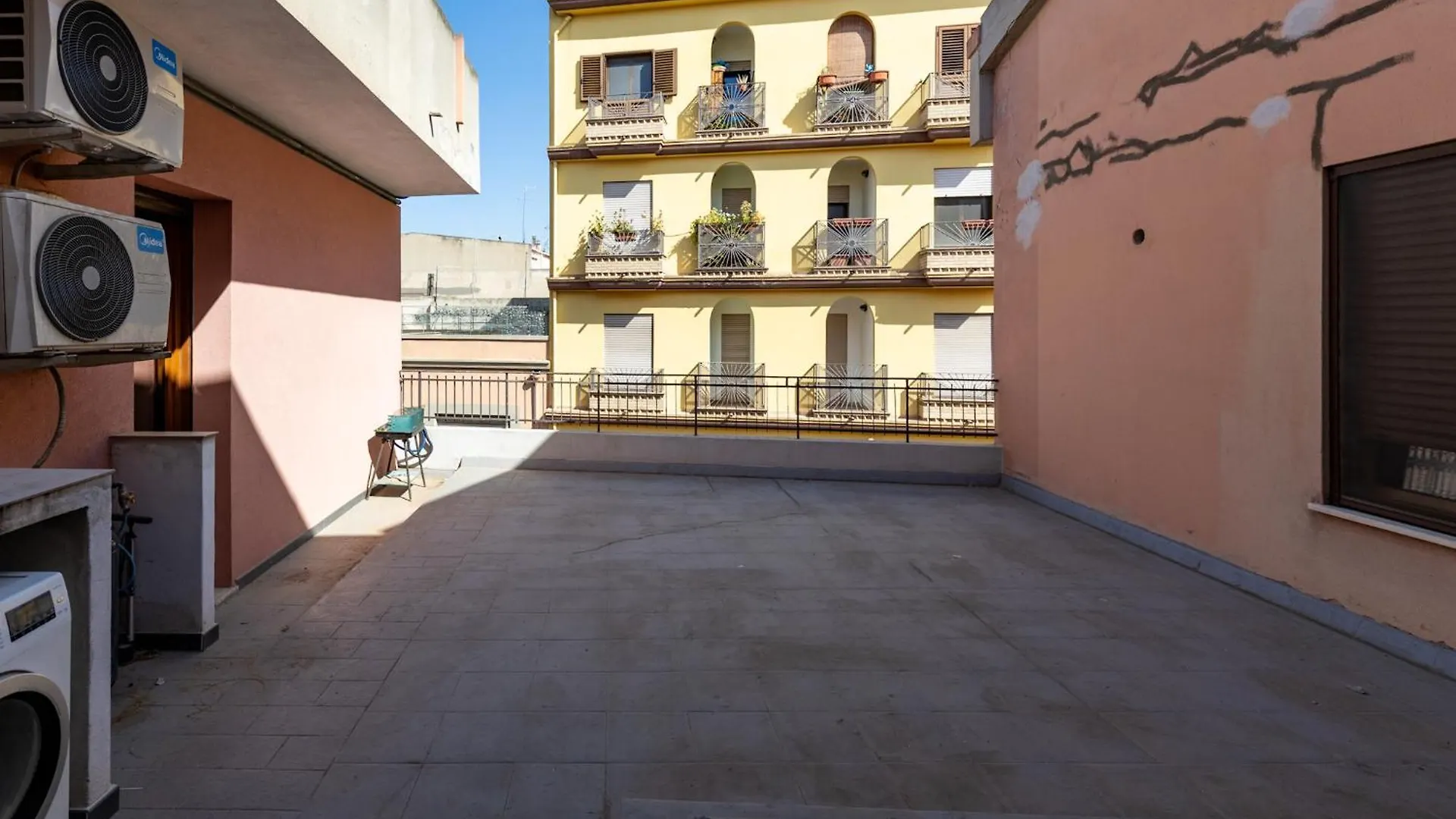 Relis Rooms Quartu SantʼElena 0*,