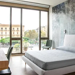 https://politeama-crystal-rooms.sicilyhotelsitaly.net